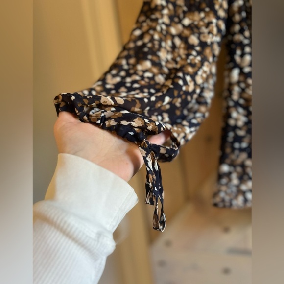 LIKE NEW Promesa Ruffle Tunic Blouse - Picture 6 of 6